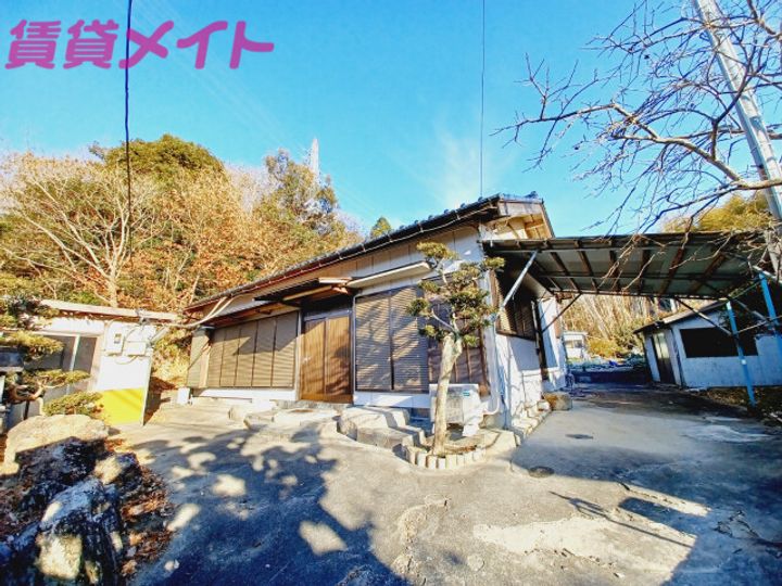 三重県津市大里窪田町(一戸建)の賃貸物件の外観