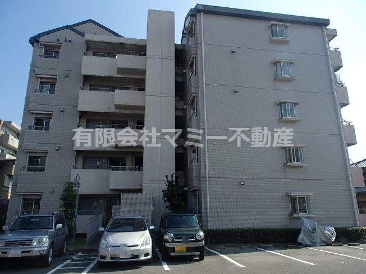 中川原1丁目マンションUの外観