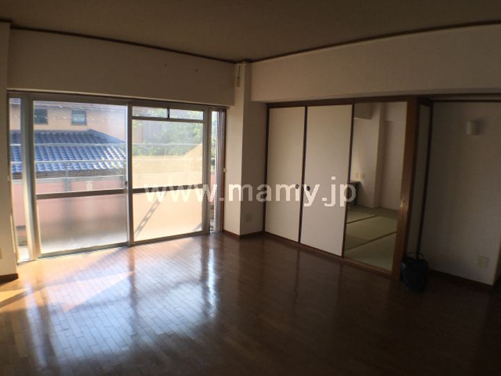 中川原1丁目マンションUの居間