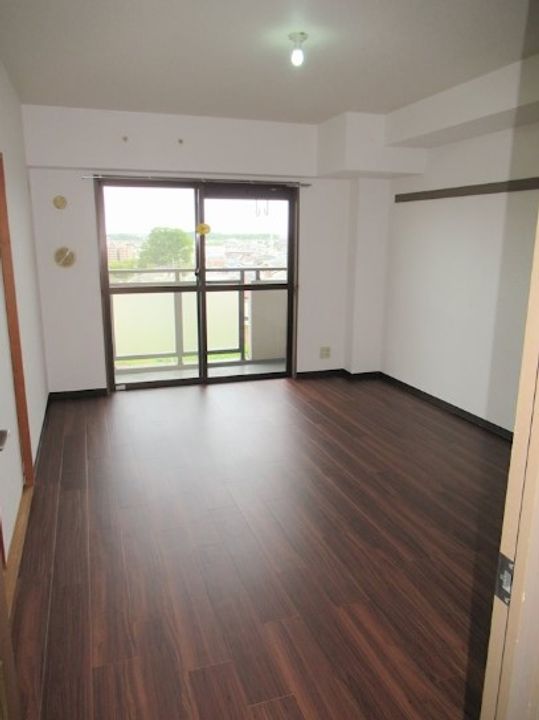 神奈川県横浜市旭区本村町(マンション)の賃貸物件の居間