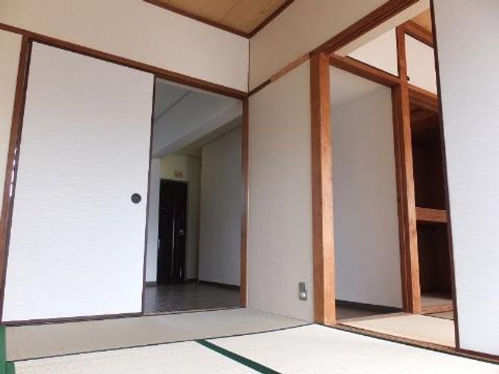 栄和第1マンションの内装