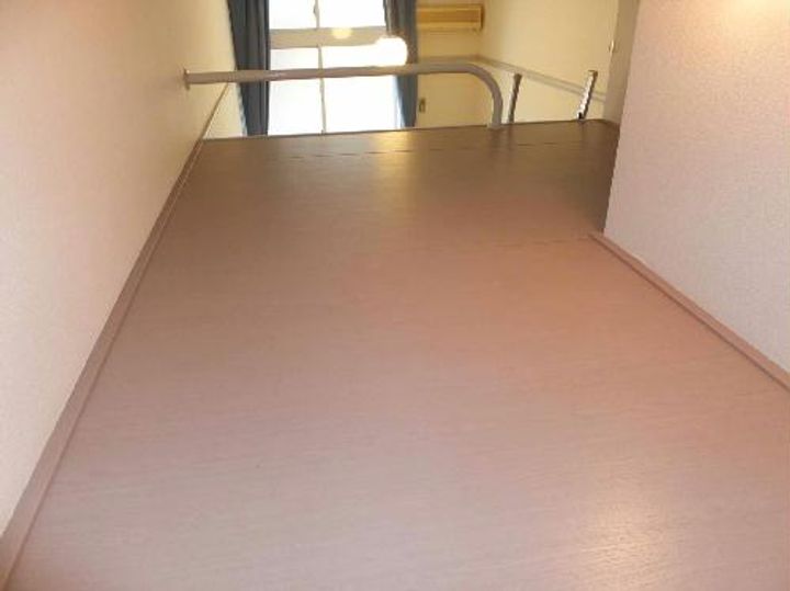 レオパレスSKY YARDの居間