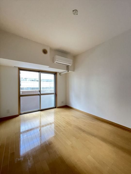 スカイコート九段下の居間