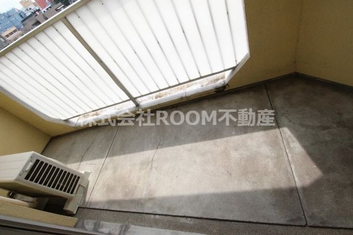 かめやビルの内装