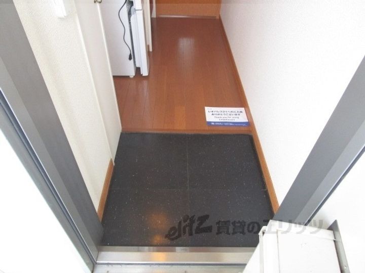 レオパレスノーブル・ノーヴァ2の玄関