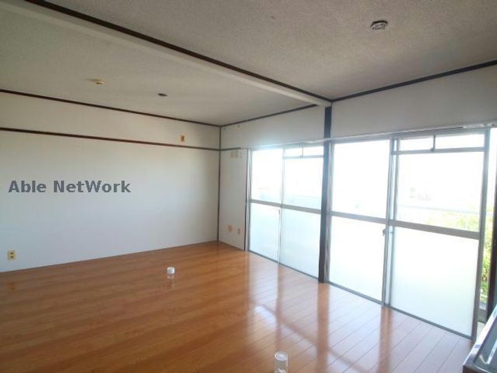 宮本アパートの居間