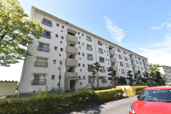 UR藤山台の外観