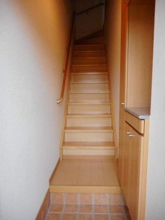 広島県福山市駅家町大字万能倉(アパート)の賃貸物件の玄関