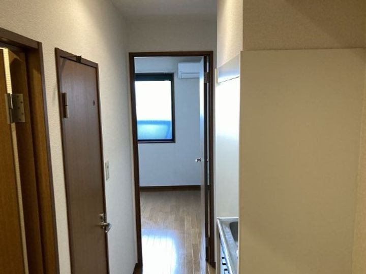 東京都港区南麻布4(アパート)の賃貸物件の玄関