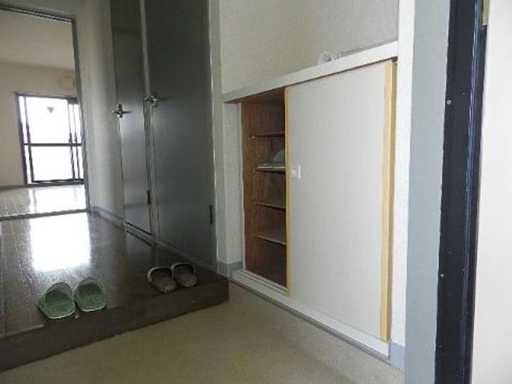 さくらハイツの玄関