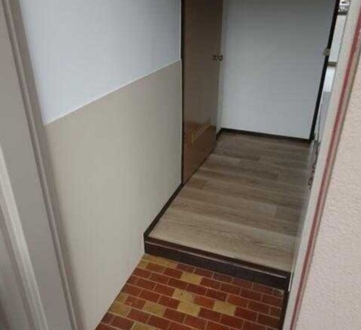 高橋マンションの玄関