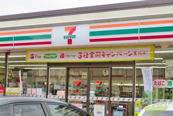 ノワール・エ・ブラン2の周辺