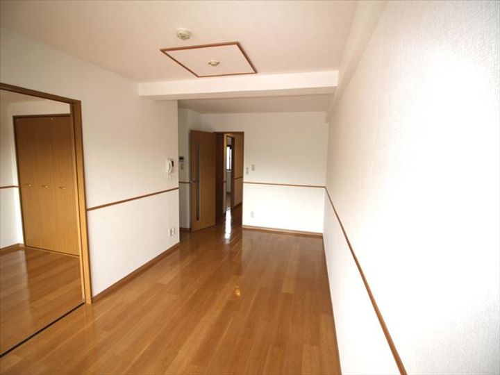 ビューコートまるたかの居間