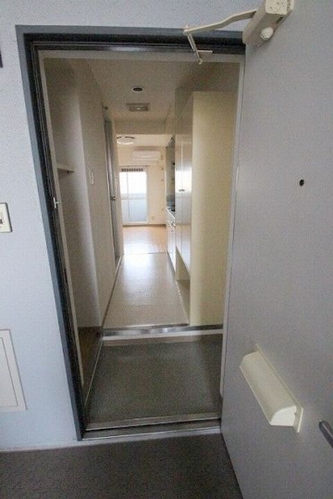 アルファ枝川の玄関