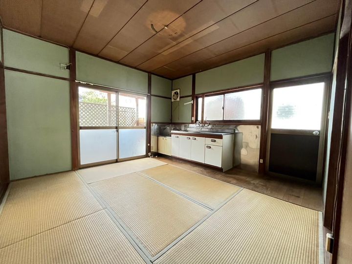 仁方西神アパートの居間