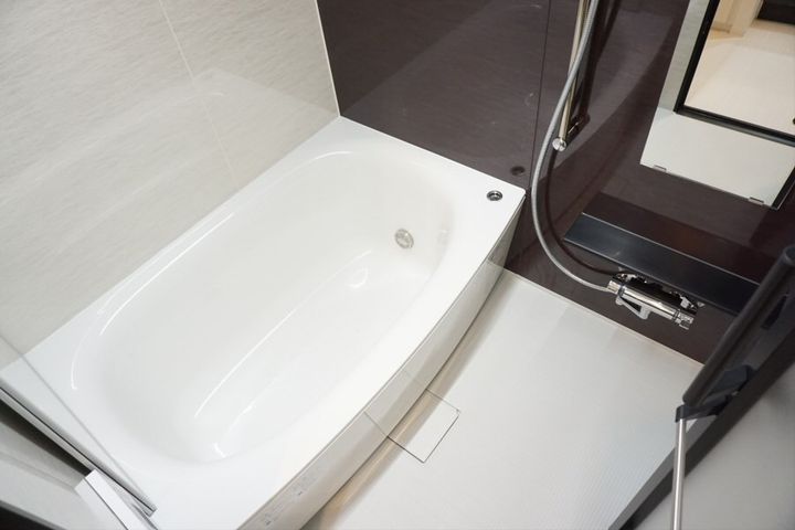 東京都杉並区下高井戸4の賃貸マンションの風呂