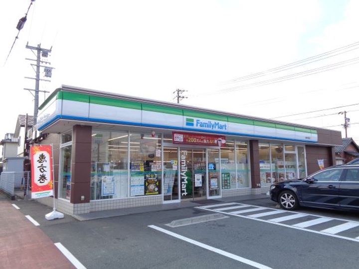 カーサ・ジュラーレ IIの周辺