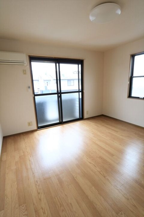 アースアイランドIIIの居間