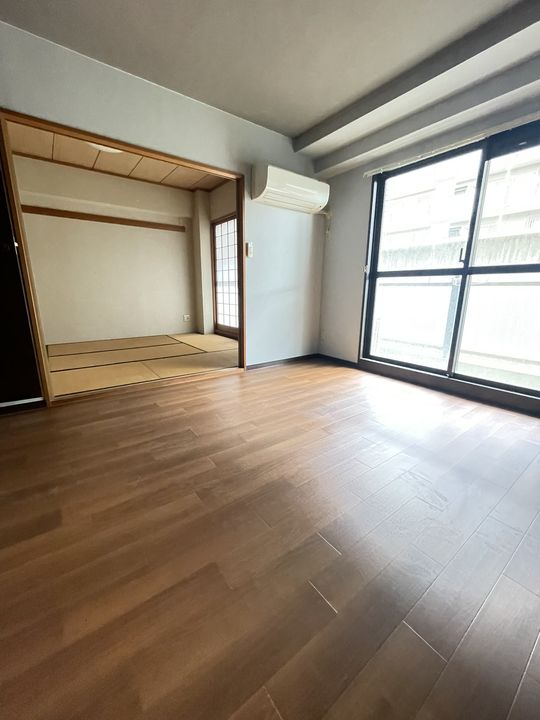 トーカンマンション泉が丘の居間