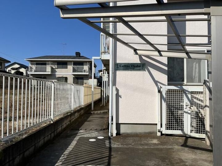 コリーヌ大久保の地図