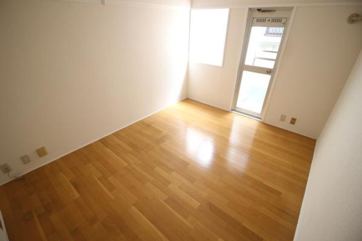 アクティ本山の居間