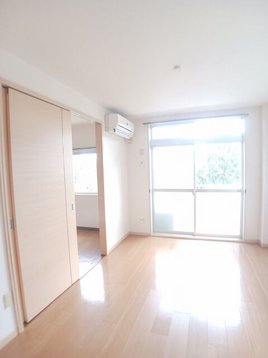 広島県福山市久松台1(アパート)の賃貸物件の居間