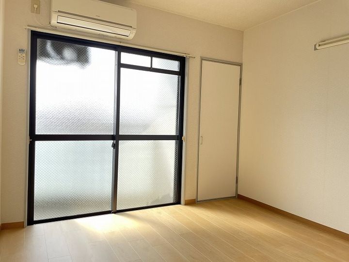 コリドール深草の居間