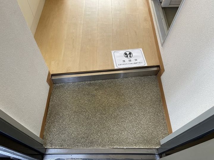 コリドール深草の玄関
