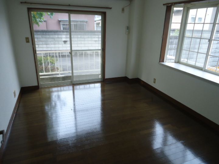 グリーンハイツ白山の居間