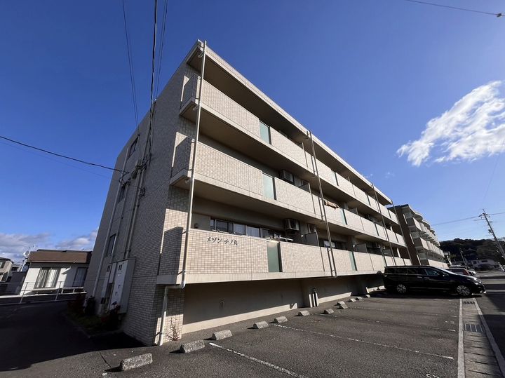 高知県香南市野市町西野(マンション)の賃貸物件の外観