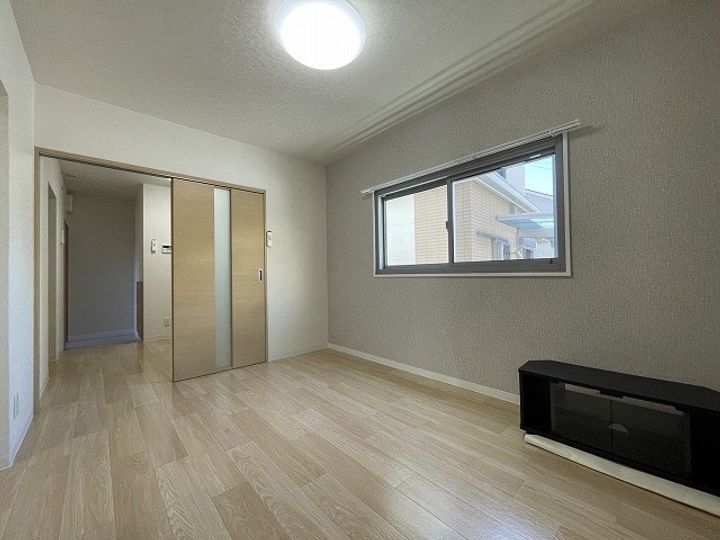 津田マンションの居間