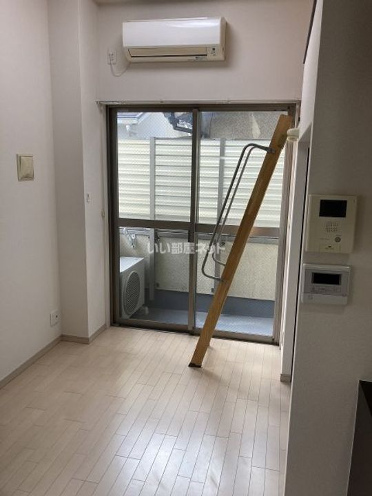大阪府東大阪市足代北2(マンション)の賃貸物件の居間