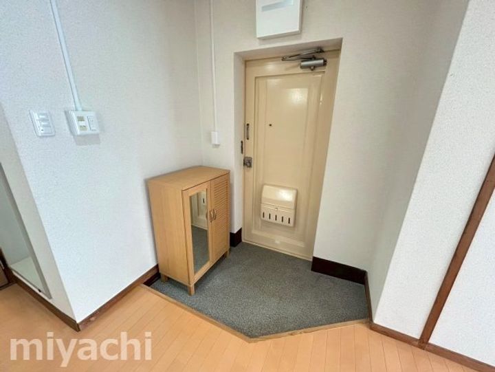 徳島県徳島市北矢三町1(マンション)の賃貸物件の玄関