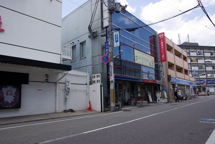 グロリオーサ門戸の周辺