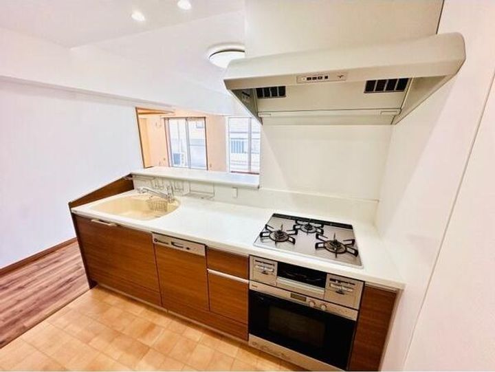 愛知県日進市岩崎台2(マンション)の賃貸物件のキッチン