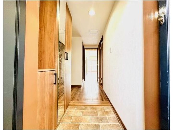 愛知県日進市岩崎台2(マンション)の賃貸物件の玄関