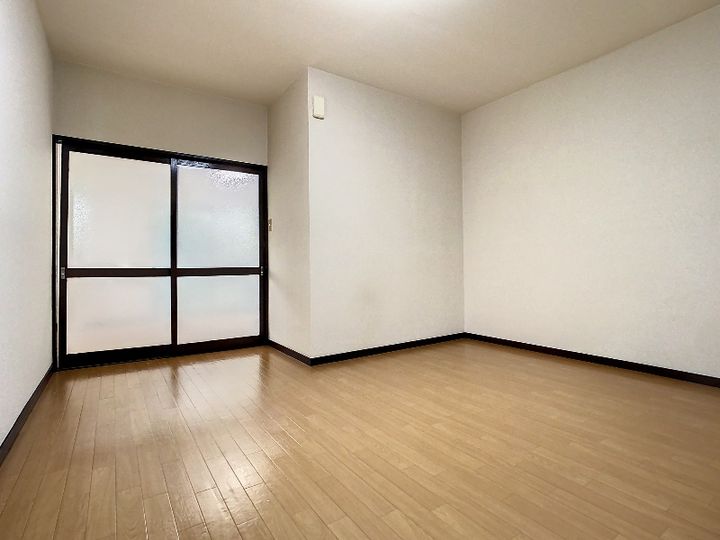 鵜ノ木ハイツ壱番館の居間