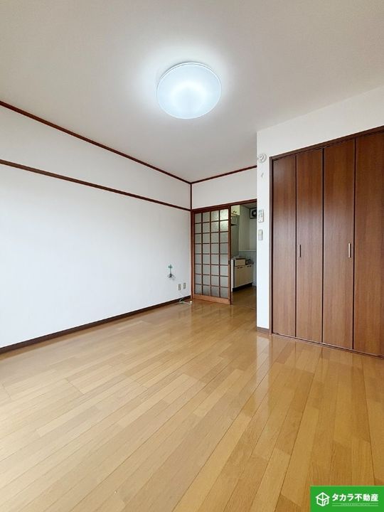 フレミールIの居間