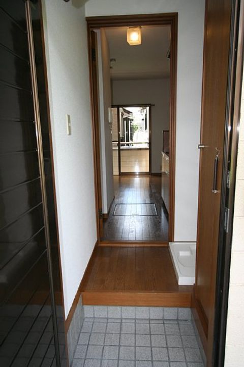 フローラ田園調布の玄関