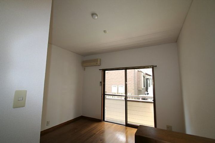 フローラ田園調布の居間