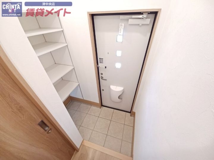 三重県津市芸濃町椋本(一戸建)の賃貸物件の玄関