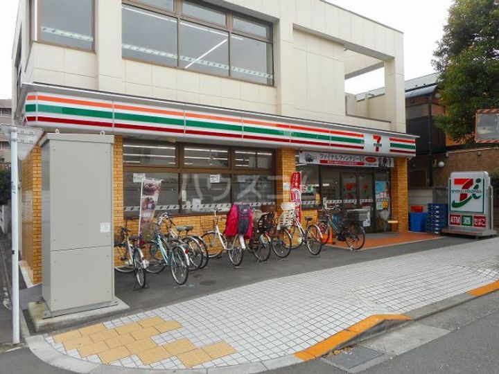 マーベラスパレスの周辺