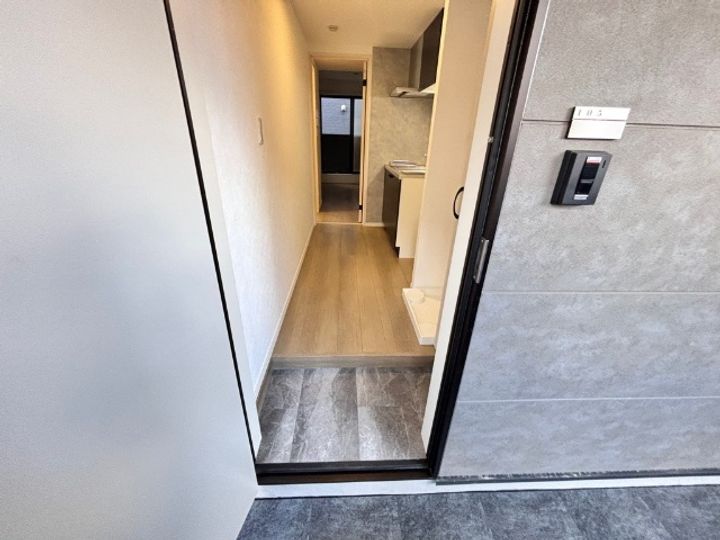 T&Fレジデンス南林間Aの玄関