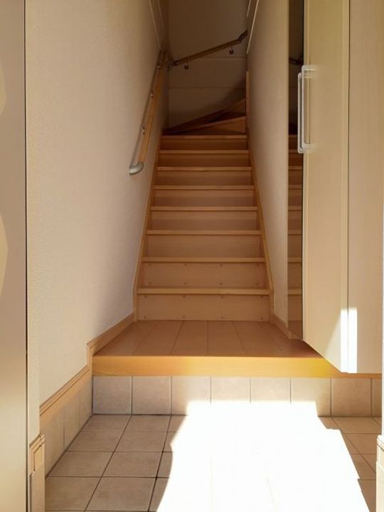 ラフィーネAの玄関