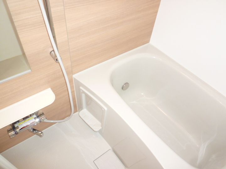 ジュネス トラントの風呂