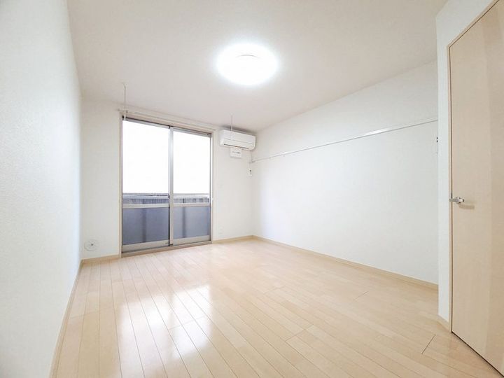 シャーメゾン稲毛東の居間