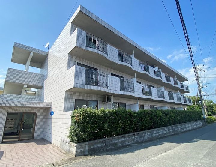 神奈川県南足柄市岩原(マンション)の賃貸物件の外観