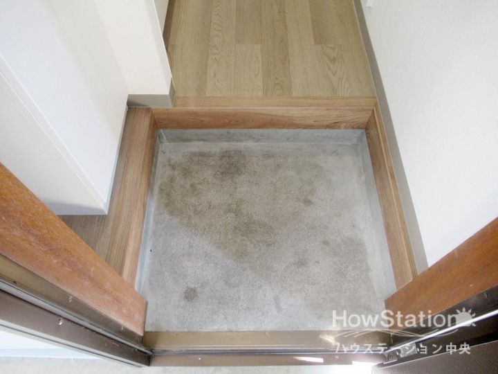 中西ハウスの玄関