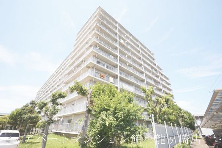 マンハイム佐貫A棟の外観
