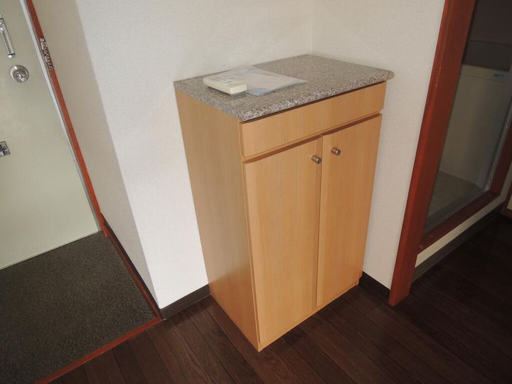 光コーポBの玄関